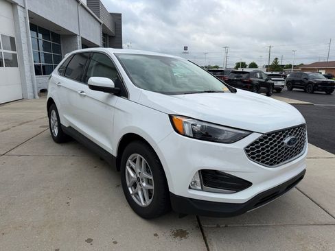 Used 2023 Ford Edge SEL w/ Convenience Package AWD/4WD image 3