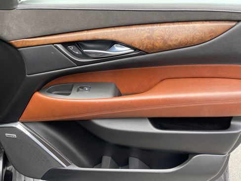 Used 2015 Cadillac Escalade ESV Premium image 37