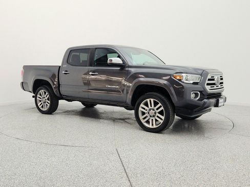 Used 2019 Toyota Tacoma Limited AWD/4WD image 3