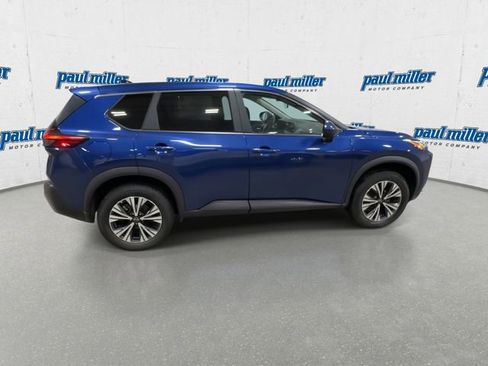 Used 2023 Nissan Rogue SV image 12