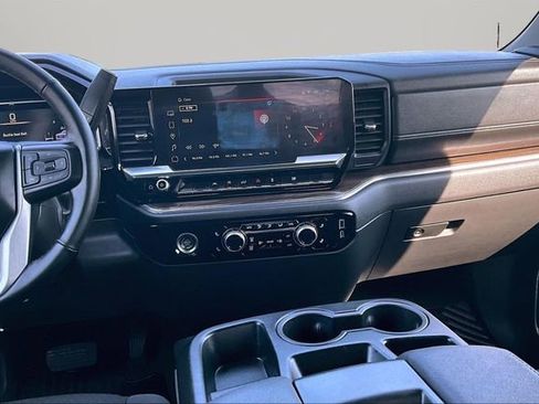 Used 2024 GMC Sierra 1500 Elevation AWD/4WD image 6