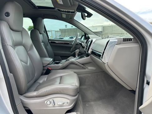 Used 2013 Porsche Cayenne AWD/4WD image 23