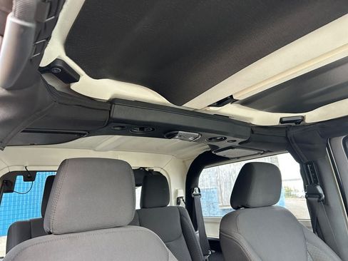 Used 2016 Jeep Wrangler Sport w/ Quick Order Package 24S AWD/4WD image 27