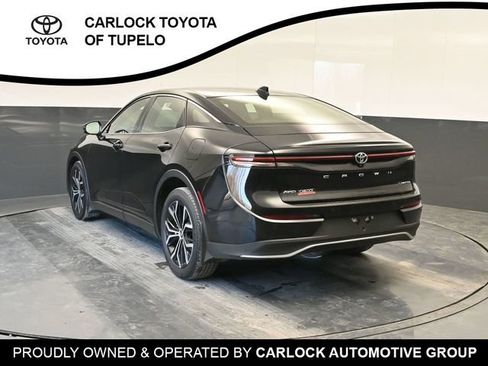 Used 2023 Toyota Crown Limited image 9