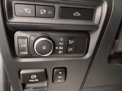 Used 2021 Ford F150 Platinum w/ FX4 Off-Road Package image 17