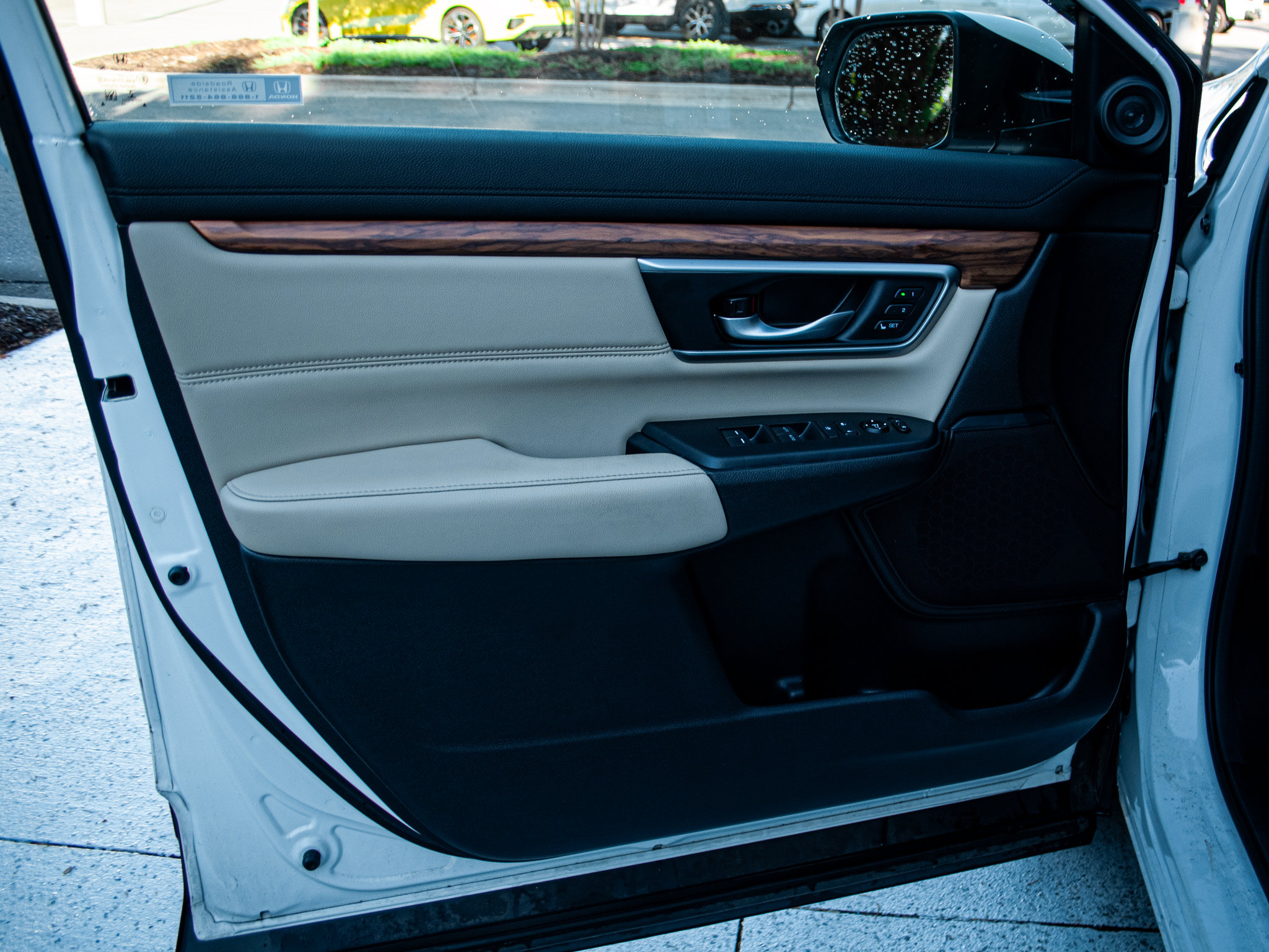 Used 2020 Honda CR-V Touring image 14