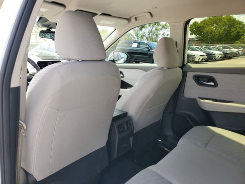 Used 2023 Nissan Rogue SV FWD image 14