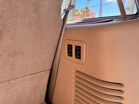 Used 2014 Lincoln Navigator 2WD image 89