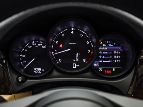 Certified 2026 Porsche Macan image 29