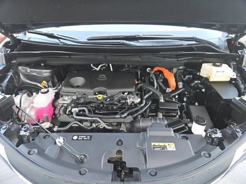 Used 2025 Toyota Sienna XLE w/ XLE Plus Package AWD/4WD image 21