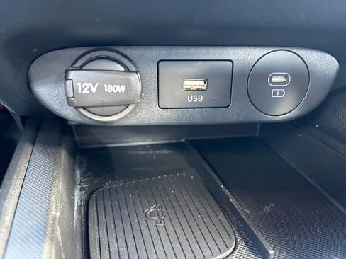 Used 2025 Hyundai Elantra SEL image 20