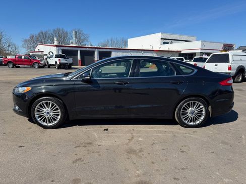 Used 2015 Ford Fusion SE w/ Equipment Group 202A image 2