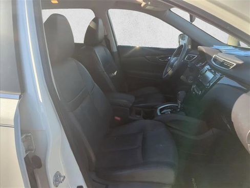 Used 2015 Nissan Rogue SL w/ SL Premium Package image 23