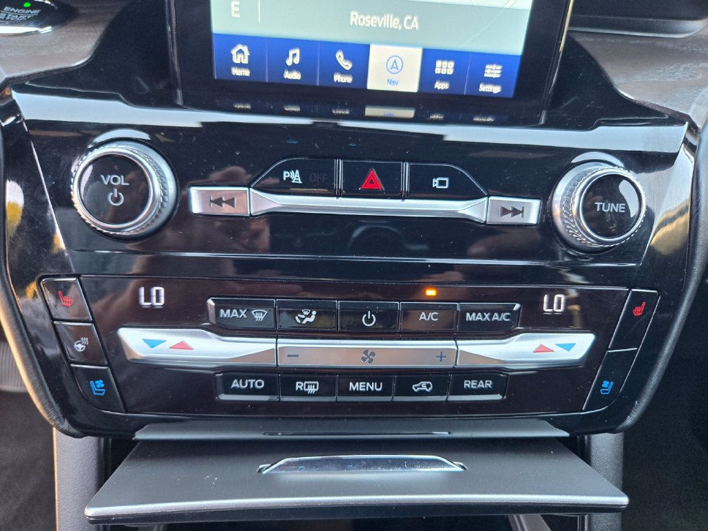 Used 2021 Ford Explorer Platinum w/ Equipment Group 601A AWD/4WD image 19