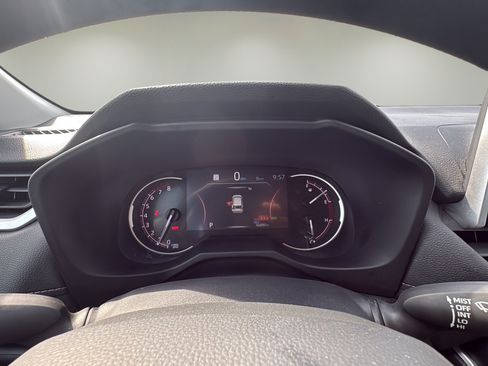 Used 2023 Toyota RAV4 XLE FWD image 9