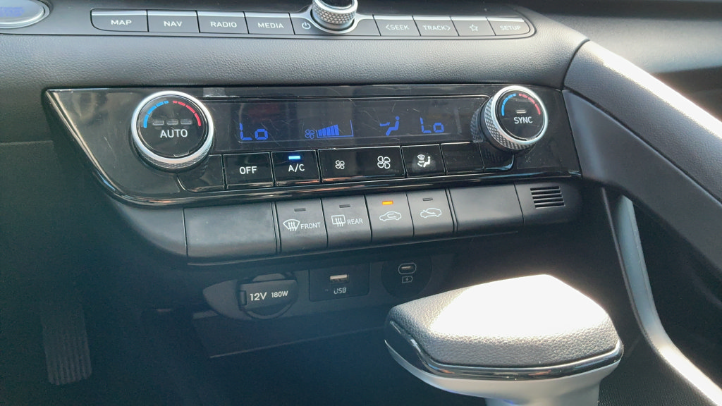 Used 2024 Hyundai Elantra SEL FWD image 16