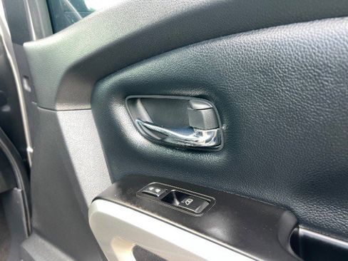Used 2019 Nissan Titan PRO-4X w/ Pro-4x Convenience Package image 21
