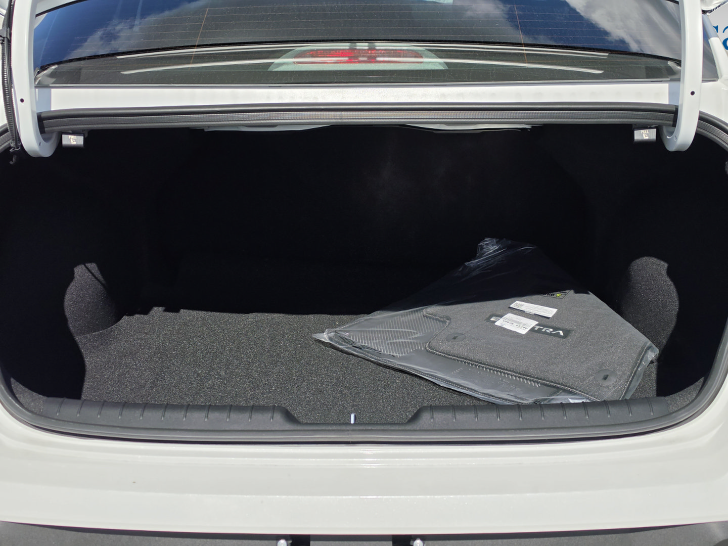 New 2026 Hyundai Elantra SE FWD image 13