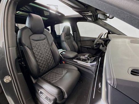 Used 2021 Audi SQ7 Premium Plus image 28