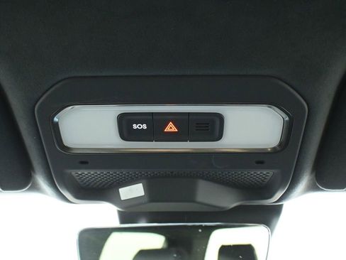 Used 2022 Rivian R1T Launch Edition image 18