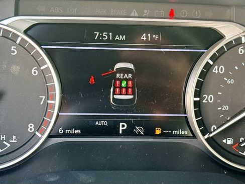 New 2025 Nissan Pathfinder S image 15