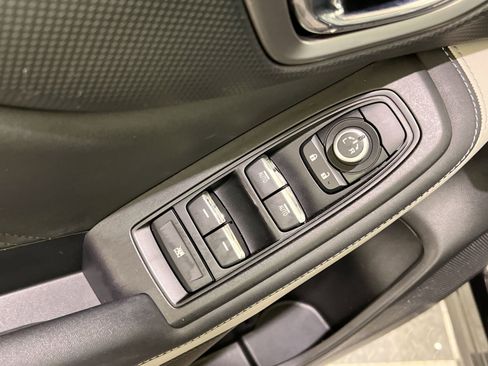 Used 2022 Subaru Forester Limited image 31