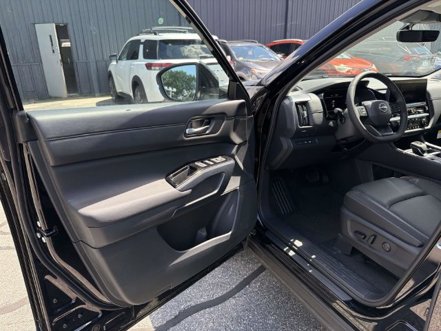 New 2026 Nissan Pathfinder SL w/ SL Premium Package AWD/4WD image 12