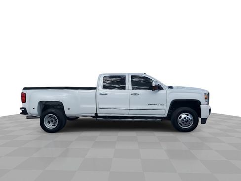 Used 2017 GMC Sierra 3500 Denali w/ Duramax Plus Package image 9