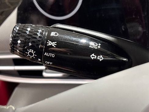 Used 2023 Hyundai Elantra SEL w/ Convenience Package image 25