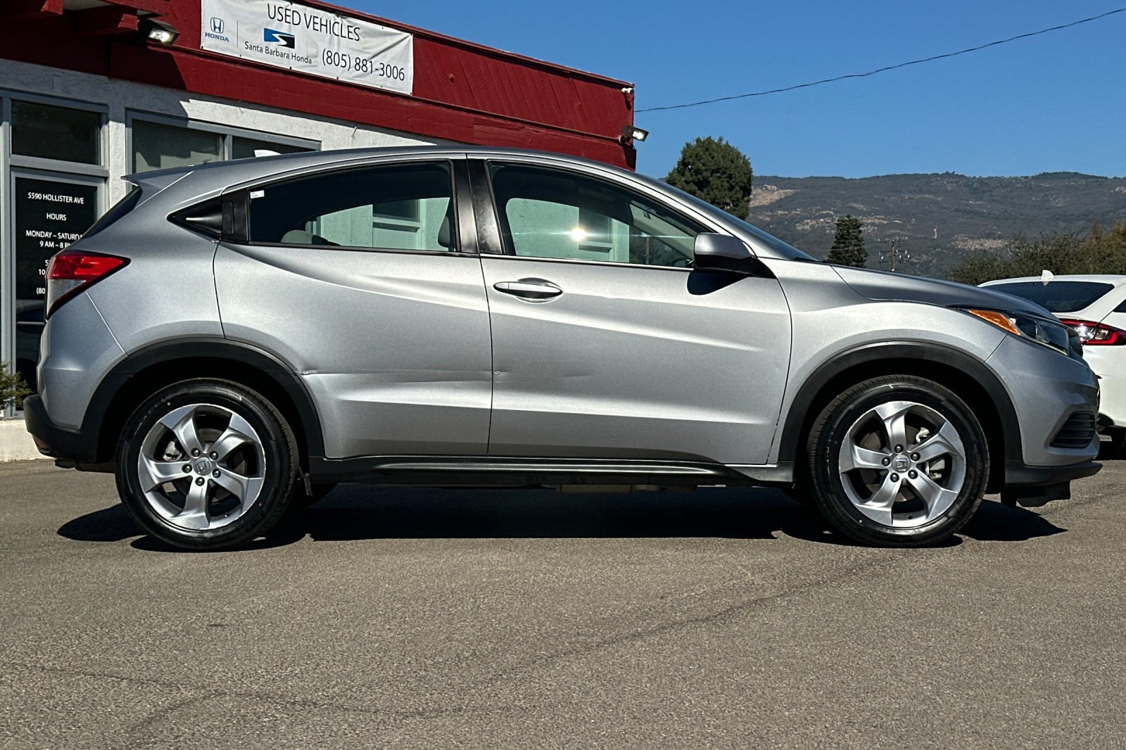Used 2020 Honda HR-V LX image 3