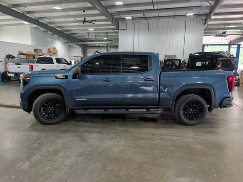 Used 2026 GMC Sierra 1500 Elevation w/ Elevation Select Package AWD/4WD image 5