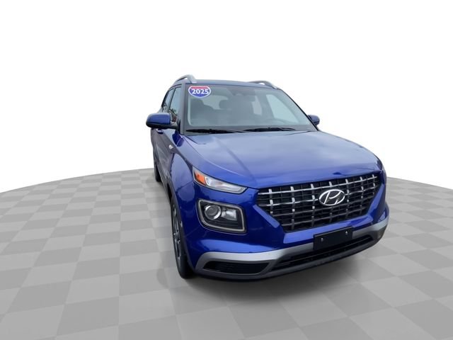 Used 2025 Hyundai Venue SEL FWD image 4