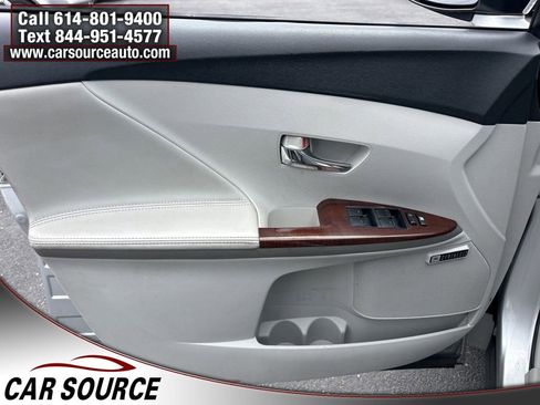 Used 2010 Toyota Venza FWD image 11