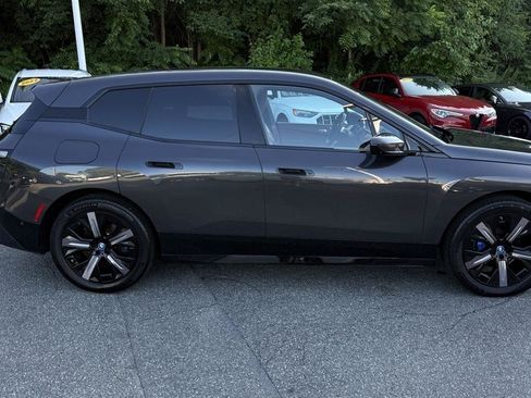 Used 2024 BMW iX xDrive50 w/ Premium Package AWD/4WD image 17