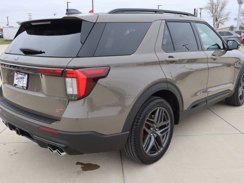 New 2026 Ford Explorer ST w/ Sun And Sound Package image 5