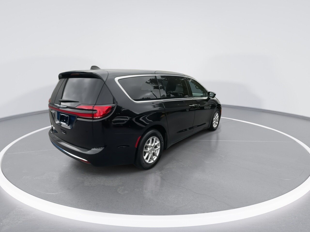 Used 2025 Chrysler Pacifica Select FWD image 18