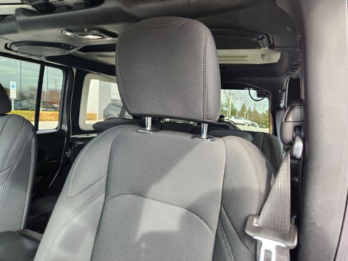 Used 2018 Jeep Wrangler Unlimited Sport S image 11