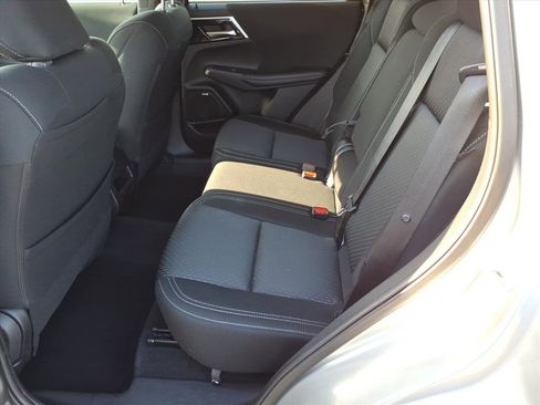 Used 2025 Mitsubishi Outlander ES image 12