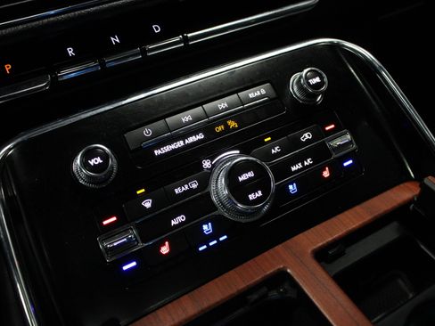 Used 2024 Lincoln Navigator Reserve AWD/4WD image 31