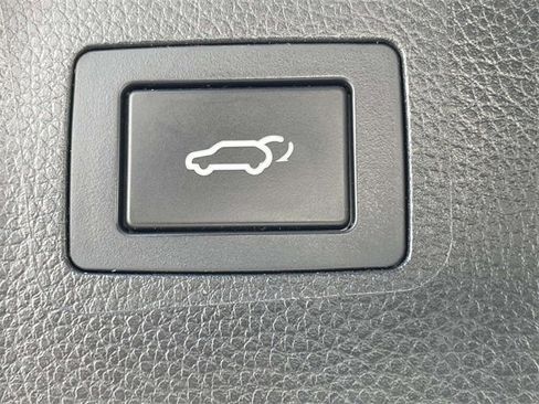 Used 2017 Hyundai Santa Fe SE w/ SE Premium Package 02 image 24