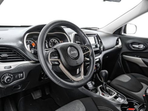 Used 2018 Jeep Cherokee Latitude image 12