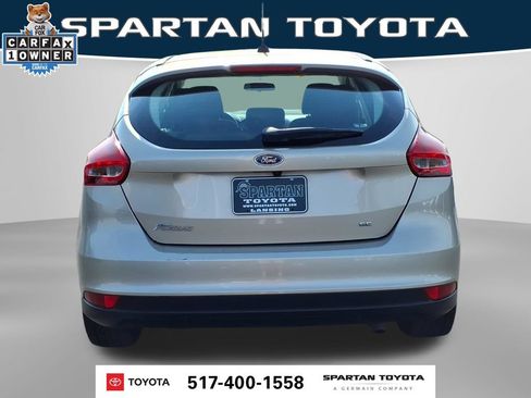 Used 2018 Ford Focus SE w/ Cold Weather Package FWD image 8