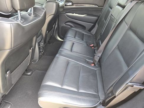 Used 2019 Jeep Grand Cherokee Overland AWD/4WD image 31