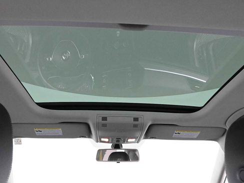 Used 2019 Volkswagen Jetta SE FWD image 4