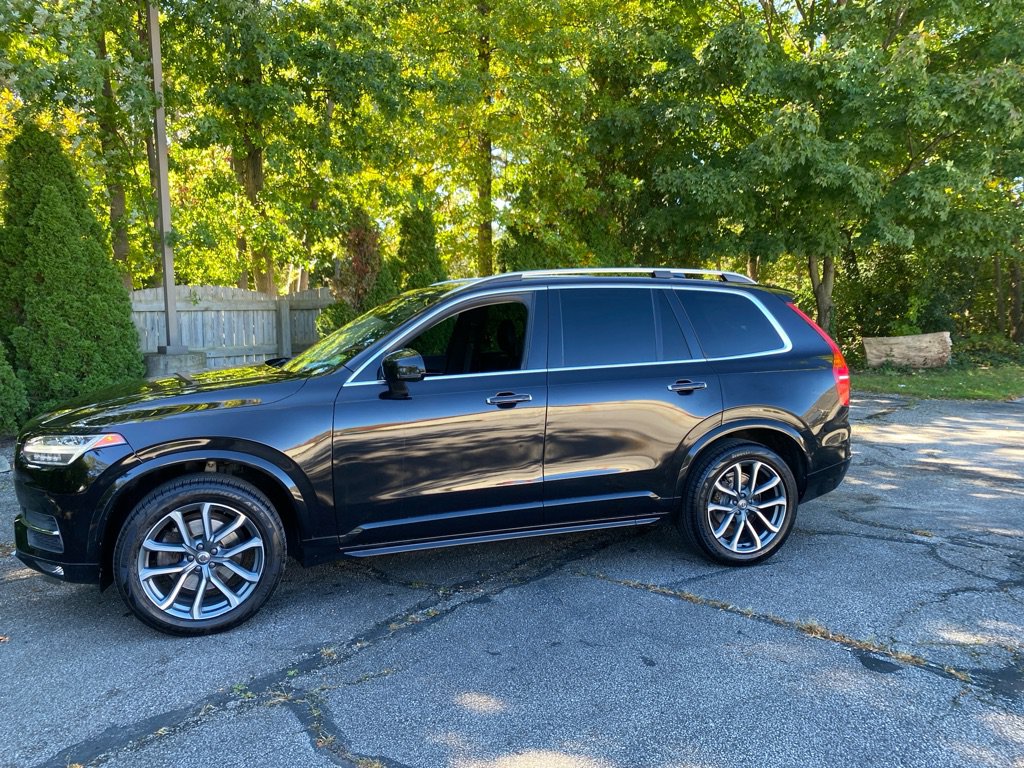 Used 2017 Volvo XC90 T6 Momentum w/ Vision Package AWD/4WD image 2