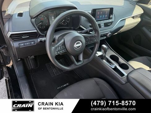 Used 2024 Nissan Altima 2.5 S FWD image 9