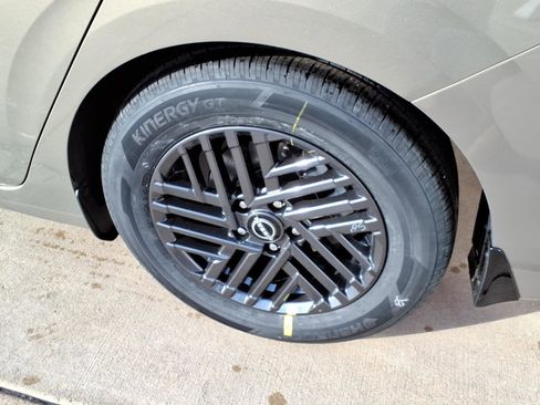 New 2026 Nissan Sentra SV w/ SV Convenience Package FWD image 10