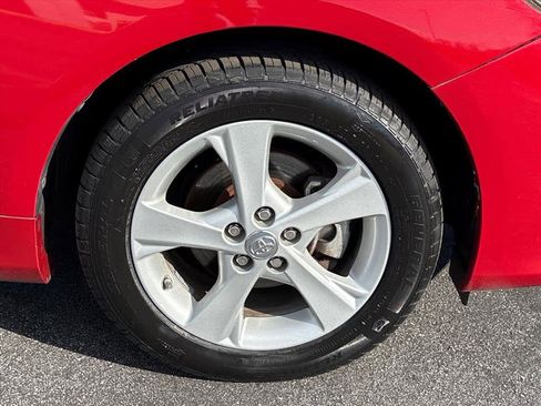 Used 2013 Toyota Corolla LE image 32