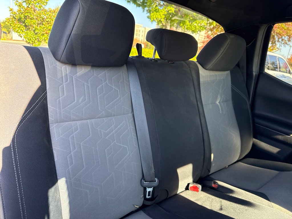 Used 2022 Toyota Tacoma TRD Off-Road w/ Technology Package AWD/4WD image 29