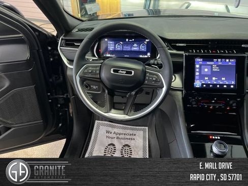Used 2024 Jeep Grand Cherokee Altitude AWD/4WD image 22